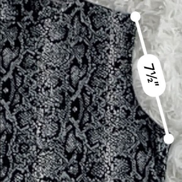 Women’s Olivia Rae Black & White Sleeveless Classy Shirt (M) AS13 - Picture 9 of 9